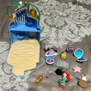 Disneys Animators Ariel set.